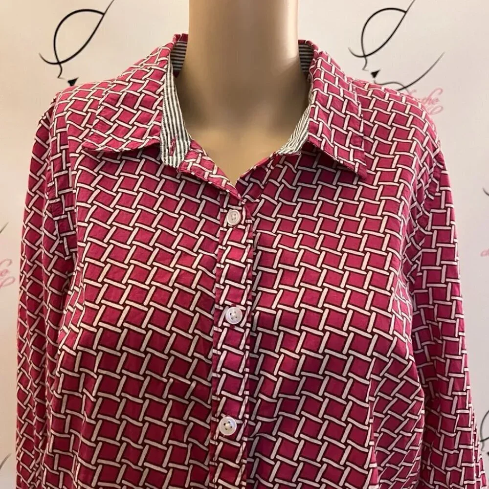 Crown & Ivy. Sz M. Magenta Long Sleeve Shirt. Contrast Facings. Cotton. B77 - Picture 4 of 6